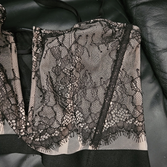 Victorias Secret Black Lace Long Line Strapless Boning Bra Size Small - Picture 7 of 11